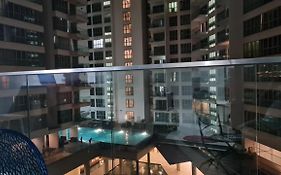 Hostel At Regalia Sky Pool