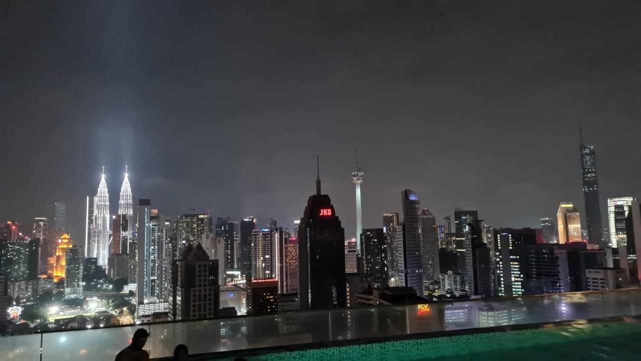 Hostel At Regalia Sky Pool Kuala Lumpur Exterior photo
